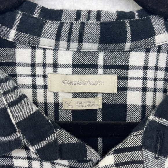 Standard/cloth plaid flannel button up - Picture 2 of 3